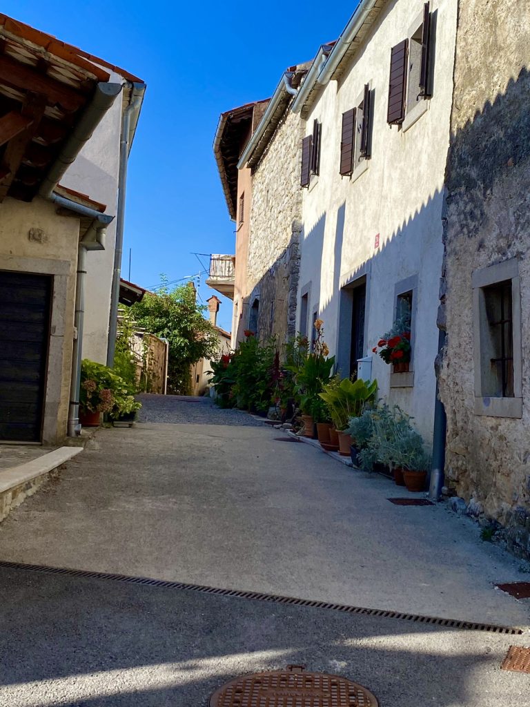 Stanjel, Slovenia