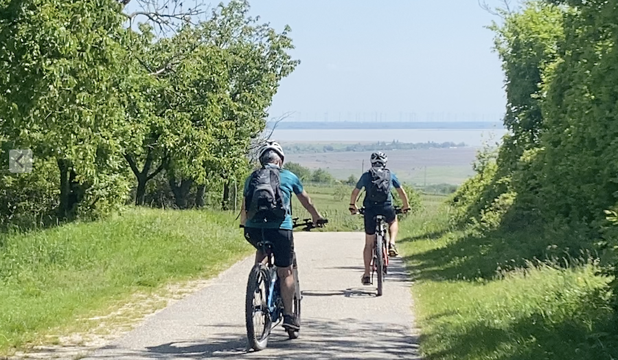 Group riding,